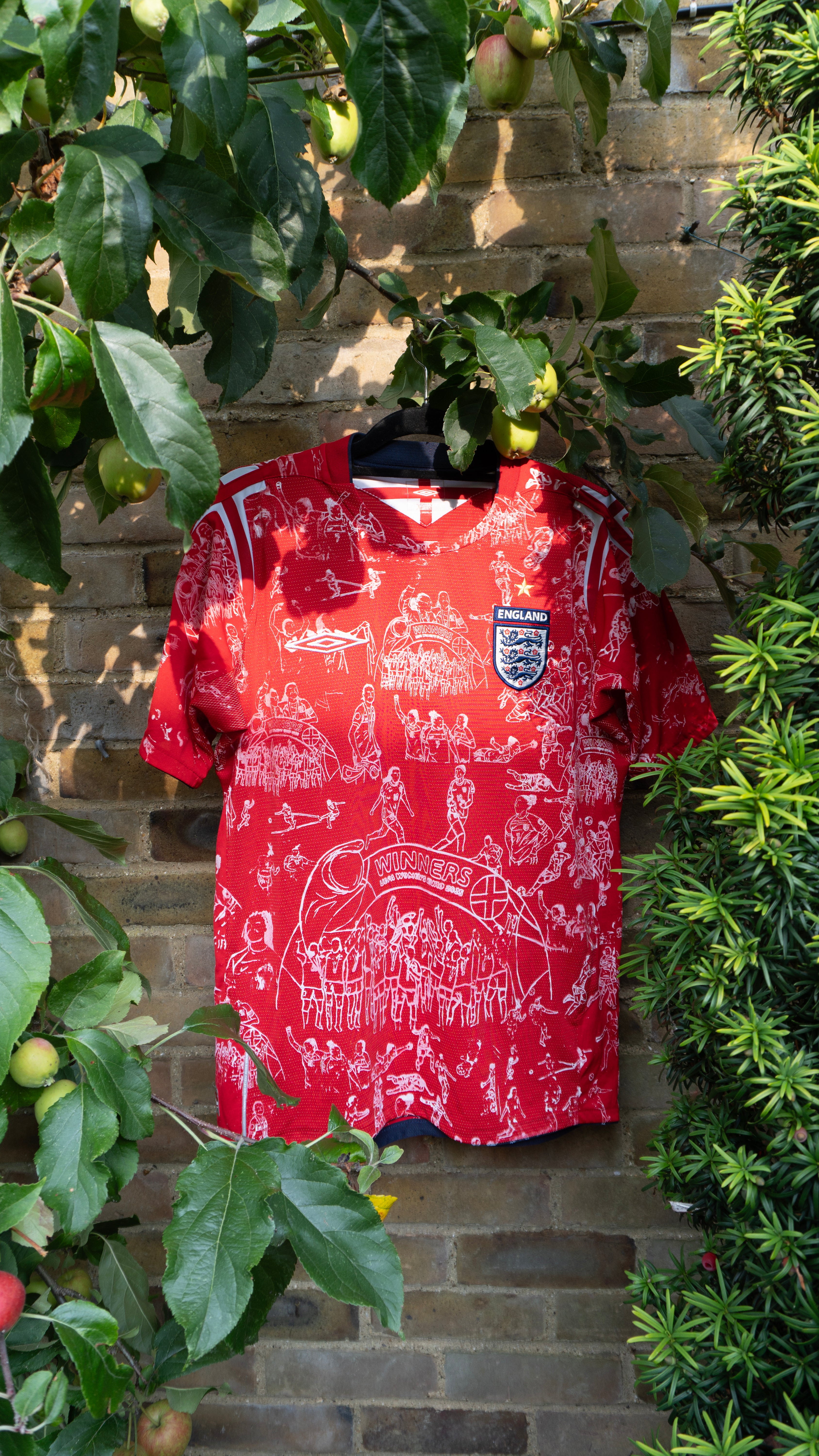 Custom Umbro England away 2004/06